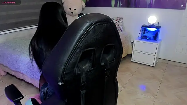 alma blue online show from 04-24-26, 11:07