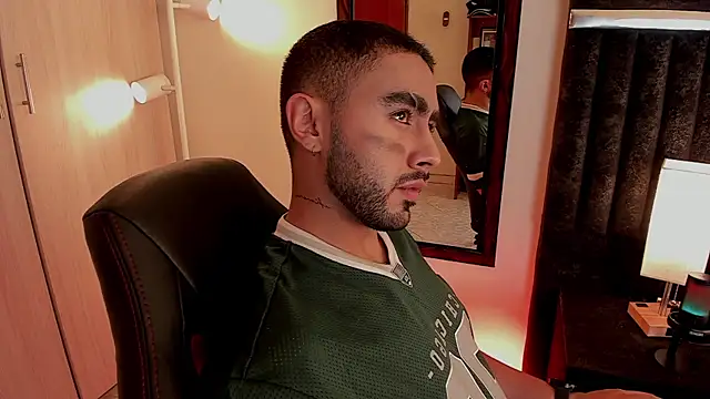 ItsMeEros online show from 10-26-25, 09:10