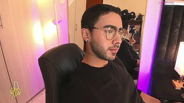 ItsMeEros online show from 12-04-25, 04:27