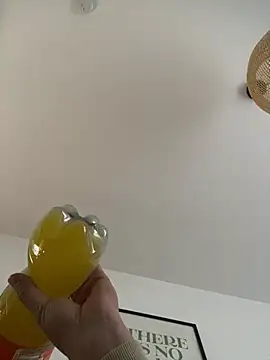 Jonkitzler1 online show from 12-19-24, 10:13