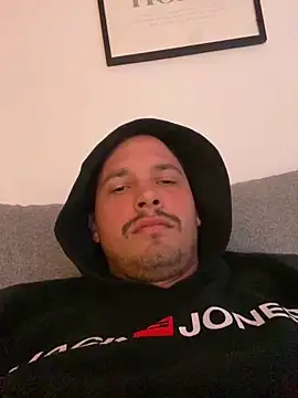 Jonkitzler1 online show from 03-10-25, 04:46