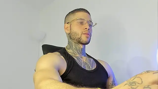  jamesleandros1 online show from 10-03-25, 01:02