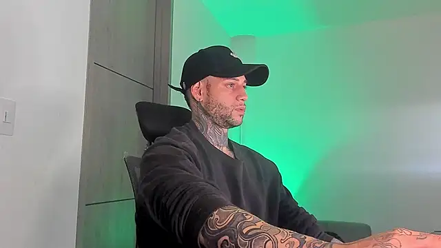  jamesleandros1 online show from 05-09-26, 03:45