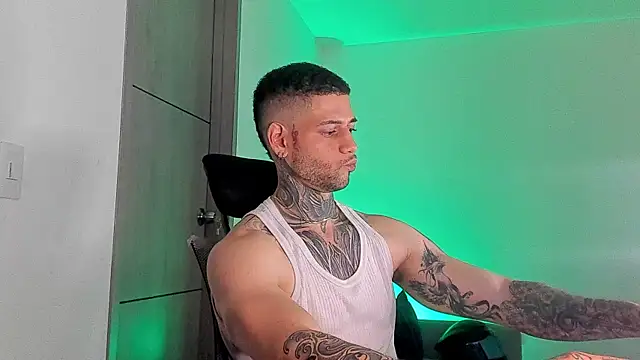  jamesleandros1 online show from 05-28-26, 01:47