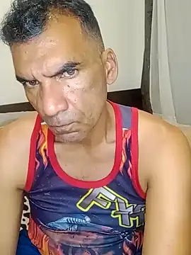 Snapshot of Daddy1972 chatting on 02-08-25, 02:47 Daddy1972 online show from 02-08-25, 02:47