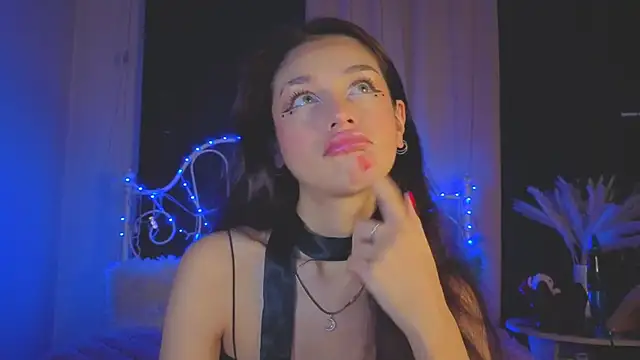 Snapshot of Funny_Bunny chatting on 10-25-25, 11:43 Funny Bunny online show from 10-25-25, 11:43