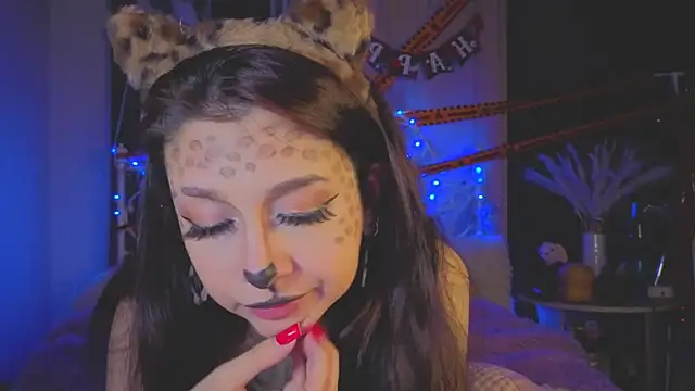 Snapshot of Funny_Bunny chatting on 11-02-25, 01:19 Funny Bunny online show from 11-02-25, 01:19