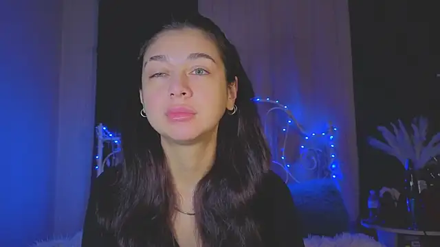 Snapshot of Funny_Bunny chatting on 11-26-25, 02:45 Funny Bunny online show from 11-26-25, 02:45