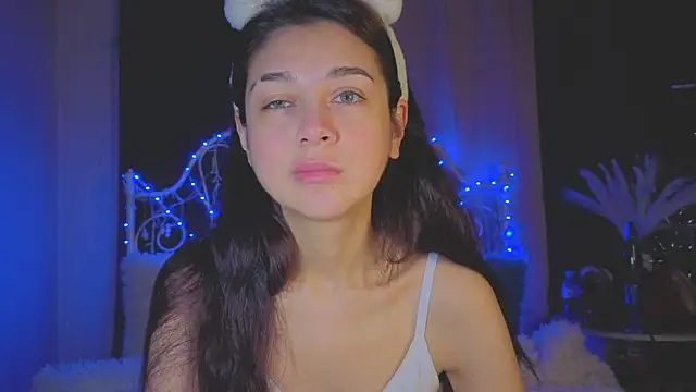 Snapshot of Funny_Bunny chatting on 11-28-25, 02:14 Funny Bunny online show from 11-28-25, 02:14