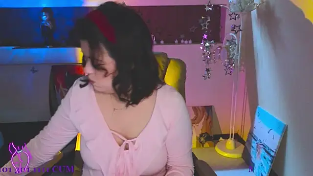 Snapshot of Malika_uAngel chatting on 10-30-25, 09:15 Malika uAngel online show from 10-30-25, 09:15