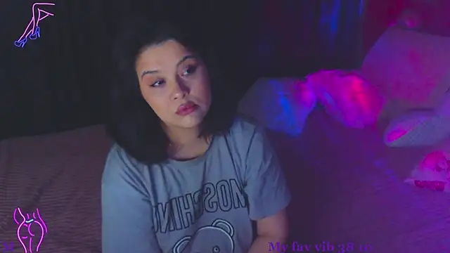 Snapshot of Malika_uAngel chatting on 11-18-25, 11:26 Malika uAngel online show from 11-18-25, 11:26