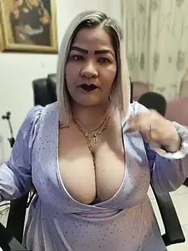 Dalessa Bigtits online show from 06-17-26, 12:02