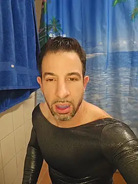 Snapshot of Sexyjulien25 chatting on 04-29-26, 11:36 Sexyjulien25 online show from 04-29-26, 11:36