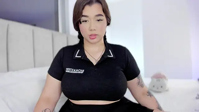 Snapshot of Foxxy222_ chatting on 12-27-24, 12:50 Foxxy222  online show from 12-27-24, 12:50