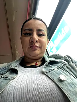 Abril Luv online show from 10-28-25, 12:09