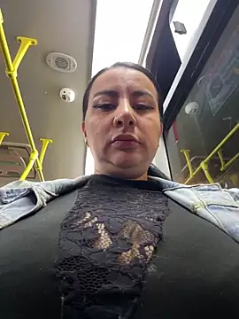 Abril Luv online show from 11-22-25, 12:20