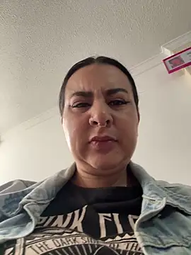 Abril Luv online show from 03-23-26, 01:15