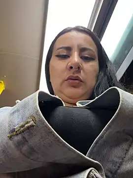 Abril Luv online show from 04-22-26, 12:24