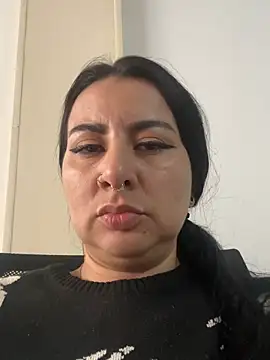 Abril Luv online show from 04-25-26, 01:41