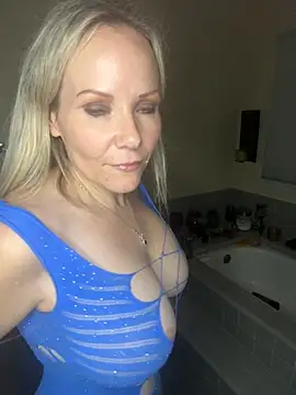 Sexual Lovable Doll online show from 09-12-25, 12:38