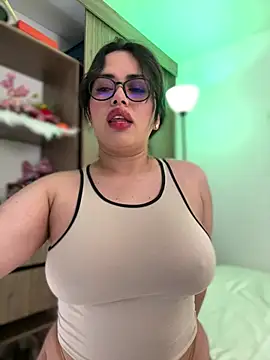 Snapshot of andra_rose chatting on 01-02-25, 11:06 andra rose online show from 01-02-25, 11:06