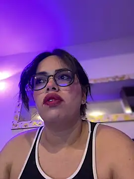 Snapshot of andra_rose chatting on 01-13-25, 11:06 andra rose online show from 01-13-25, 11:06
