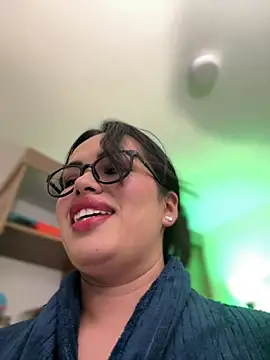 Snapshot of andra_rose chatting on 01-21-25, 02:22 andra rose online show from 01-21-25, 02:22