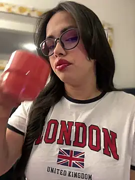 Snapshot of andra_rose chatting on 03-10-25, 11:16 andra rose online show from 03-10-25, 11:16