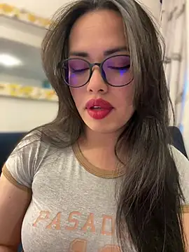 Snapshot of andra_rose chatting on 03-17-25, 11:11 andra rose online show from 03-17-25, 11:11