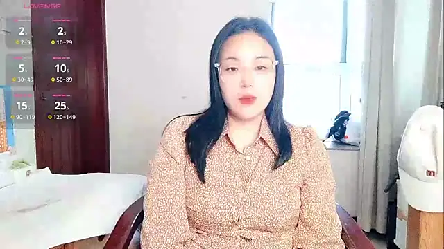 Vivianangn-e online show from 04-17-26, 01:41