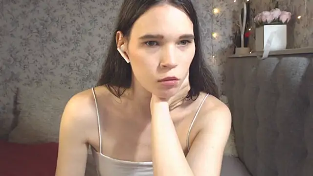 Snapshot of Nicole-Petite chatting on 12-06-24, 07:45 Nicole-Petite online show from 12-06-24, 07:45