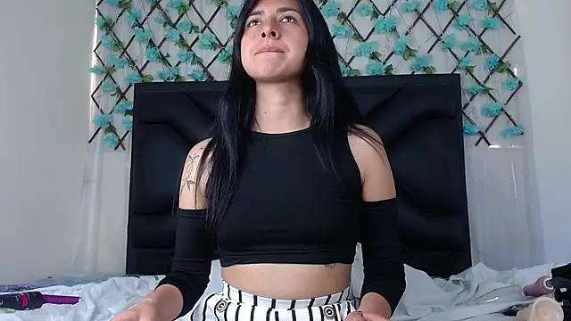 EmmaWilliamss online show from 11-23-25, 05:13