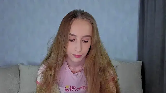 Snapshot of _mira_cle_ chatting on 03-16-25, 11:36 mira cle online show from 03-16-25, 11:36