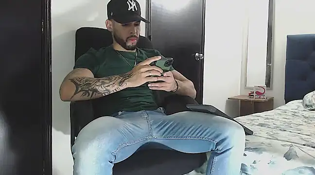 danielconor 26 online show from 12-28-24, 12:04