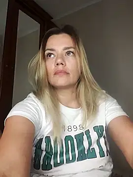 KrissSexi online show from 10-18-25, 08:31