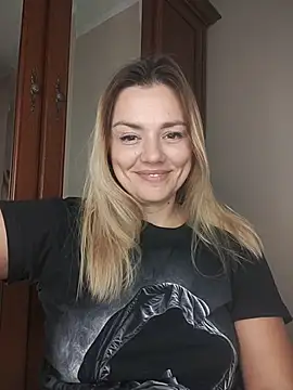 KrissSexi online show from 10-31-25, 06:20