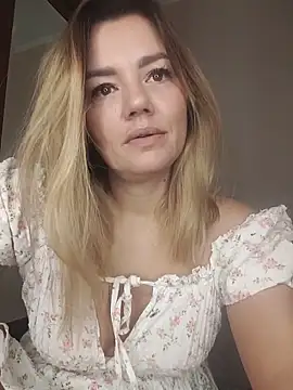 KrissSexi online show from 11-05-25, 06:24