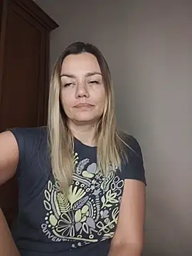 KrissSexi online show from 11-19-25, 05:40