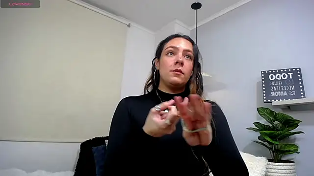 Snapshot of Bianca____ chatting on 06-04-26, 11:22 Bianca online show from 06-04-26, 11:22