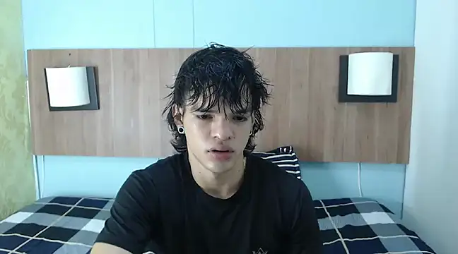 Snapshot of AlbertBernal69 chatting on 02-06-25, 02:11 AlbertBernal69 online show from 02-06-25, 02:11