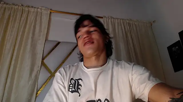 Snapshot of AlbertBernal69 chatting on 02-12-25, 08:27 AlbertBernal69 online show from 02-12-25, 08:27