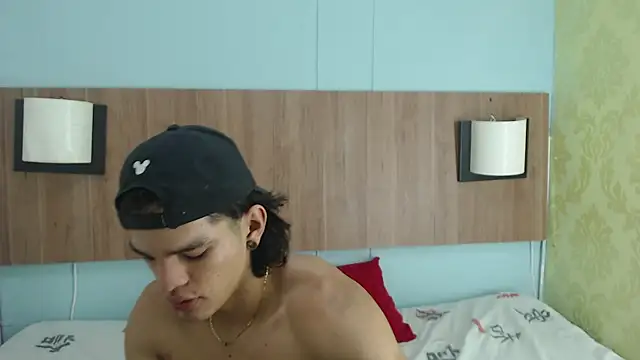 Snapshot of AlbertBernal69 chatting on 03-05-25, 05:29 AlbertBernal69 online show from 03-05-25, 05:29