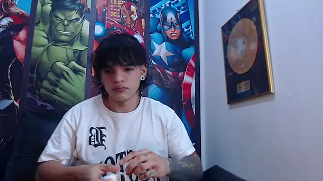 Snapshot of AlbertBernal69 chatting on 03-12-25, 09:34 AlbertBernal69 online show from 03-12-25, 09:34