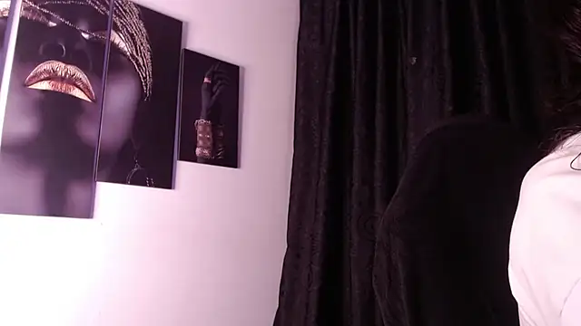 Snapshot of AlbertBernal69 chatting on 10-29-25, 01:30 AlbertBernal69 online show from 10-29-25, 01:30