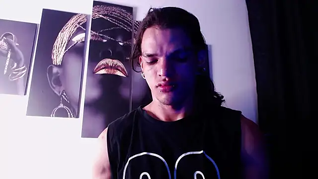 Snapshot of AlbertBernal69 chatting on 10-30-25, 01:18 AlbertBernal69 online show from 10-30-25, 01:18