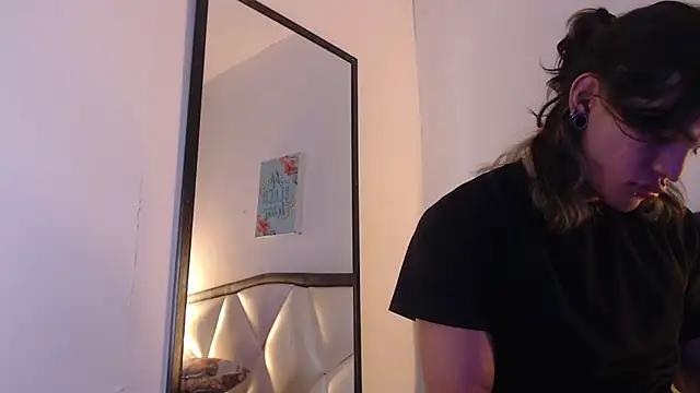 Snapshot of AlbertBernal69 chatting on 11-22-25, 04:11 AlbertBernal69 online show from 11-22-25, 04:11