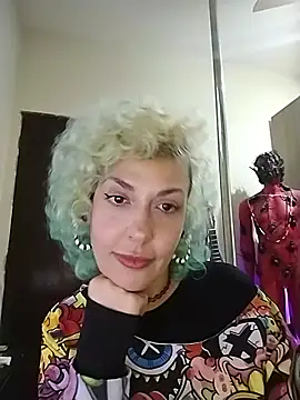 Snapshot of MariLouM chatting on 07-06-26, 01:02 MariLouM online show from 07-06-26, 01:02