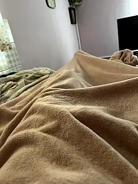 Snapshot of mihaixxx1 chatting on 10-29-25, 01:46 mihaixxx1 online show from 10-29-25, 01:46