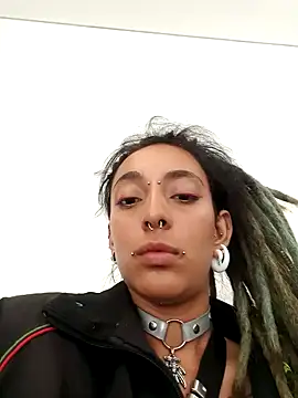 Snapshot of ORIANNA_BODMOD chatting on 02-06-25, 01:21 ORIANNA BODMOD online show from 02-06-25, 01:21