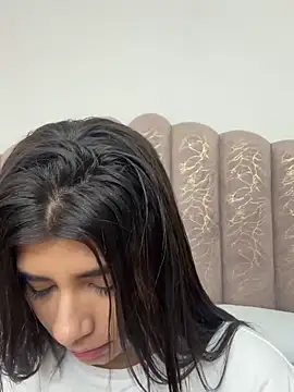 ZiaCalifa online show from 12-16-25, 01:16